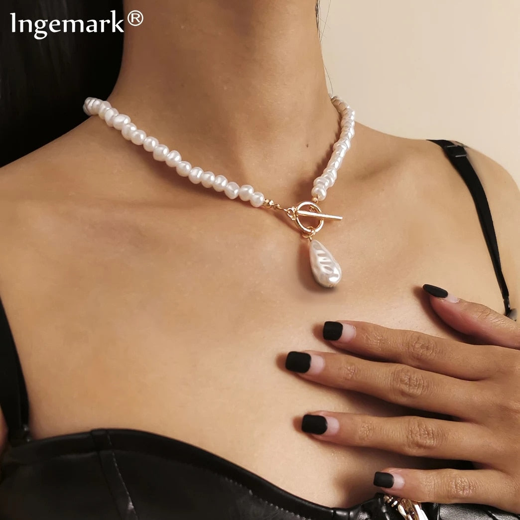 Hund Baroque Pearl Pendant Necklace