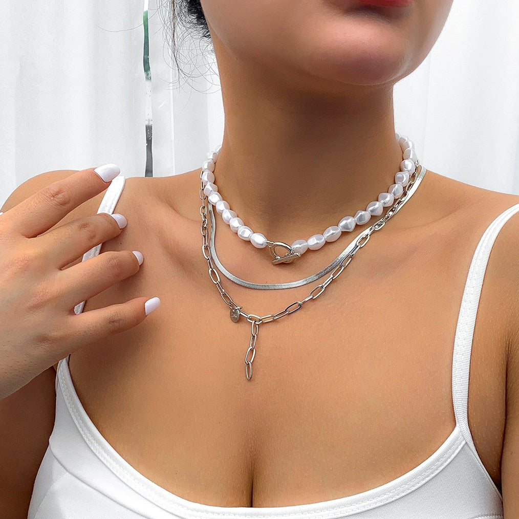 Hund Baroque Pearl Pendant Necklace